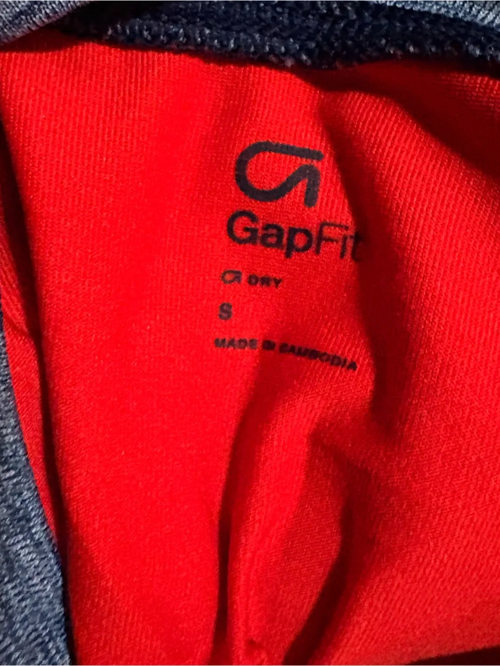 GAP Boys Dri Fit Long Sleeve Athletic Shirt Size 8